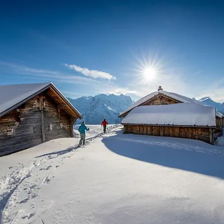 Mountain Urweider Хостел Иннерткирхен